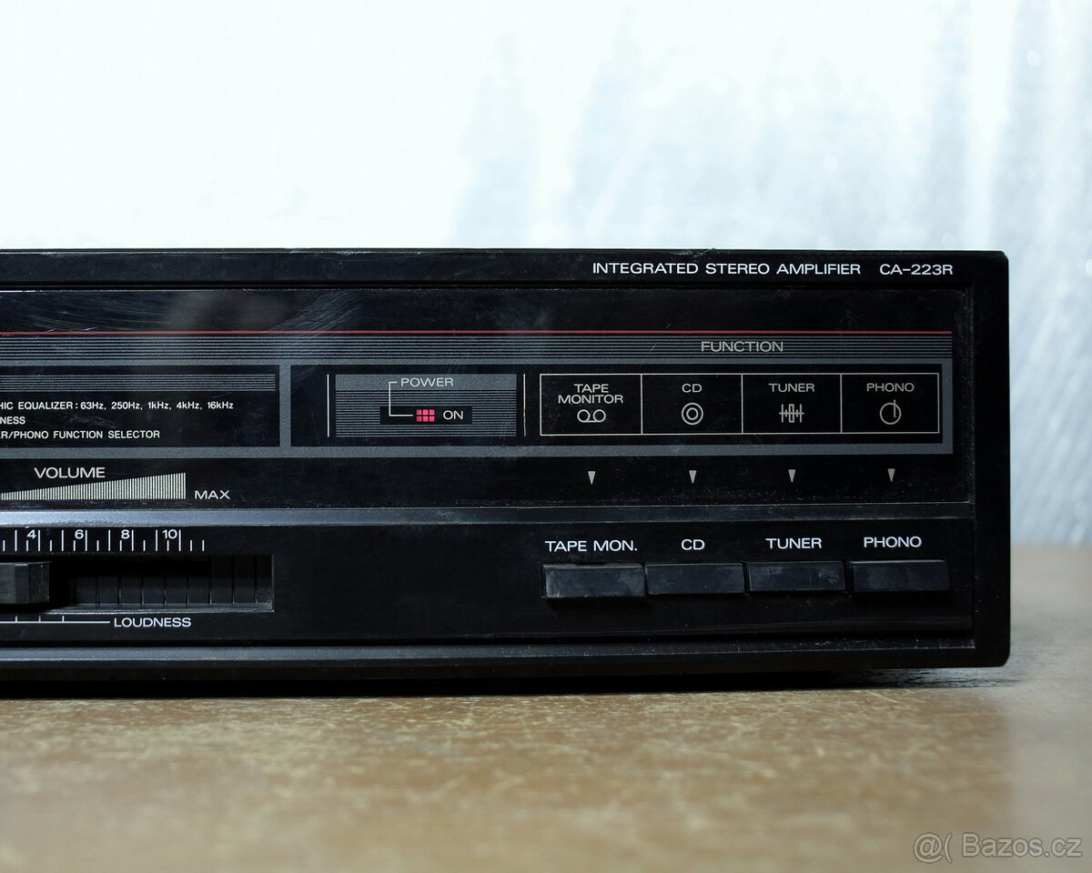 Zesilovač Fisher. - 4