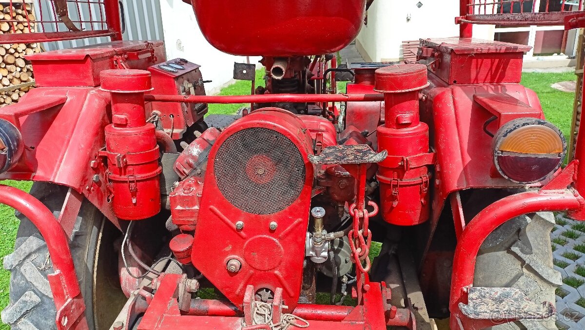 Traktor RS 09 - 4