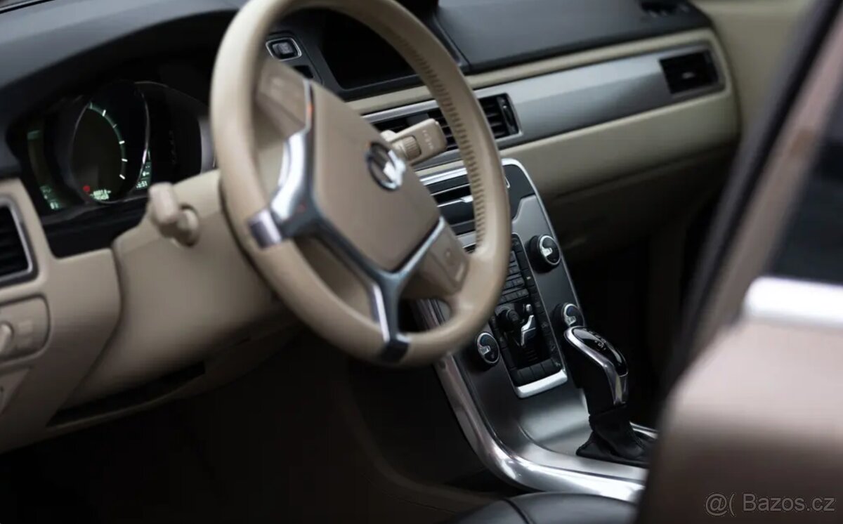 VOLVO XC70 D5 AWD SUMMUM - 4