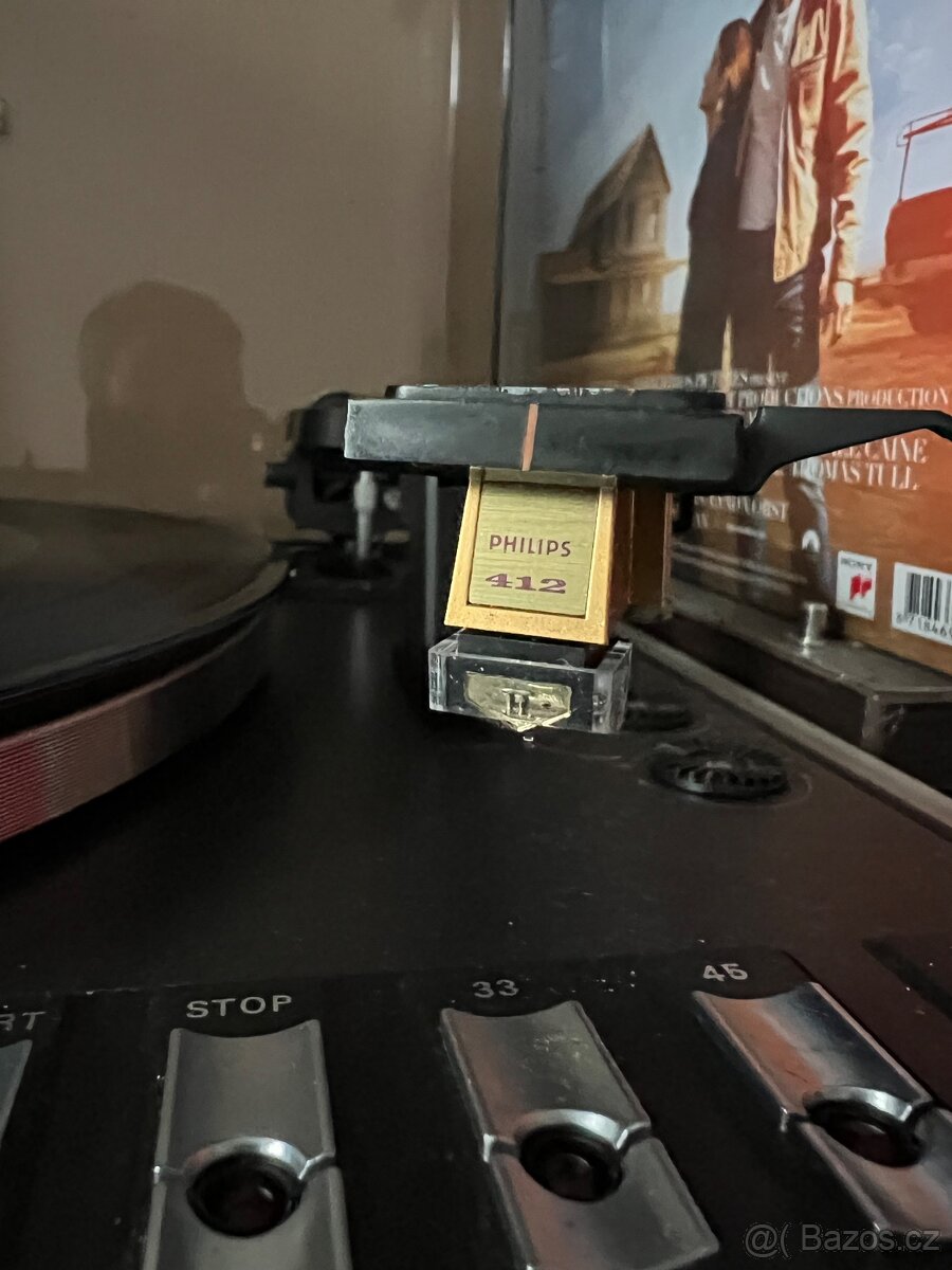 Souprava gramofonu, zesilovače a sloupové reproduktory - 4