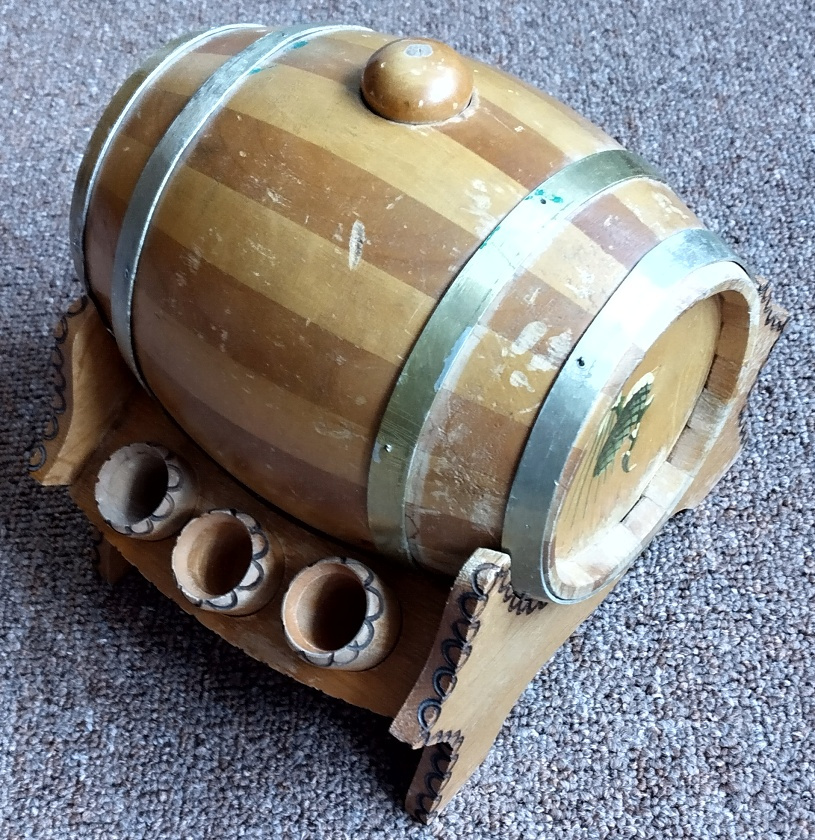 Krakonošův soudek s kalíšky - 4