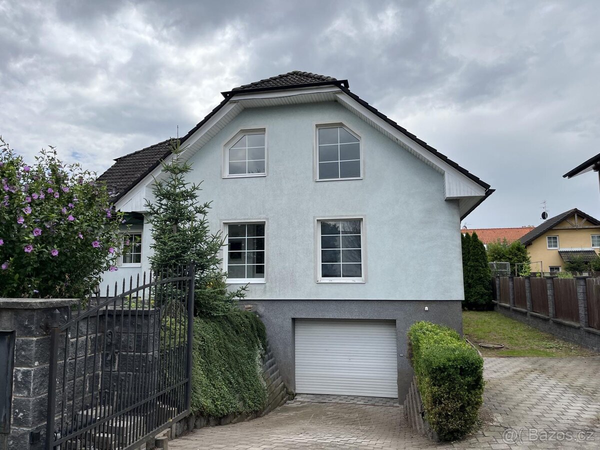 Prodej krásného rodinného domu se zahradou v Plotišti nad La - 4