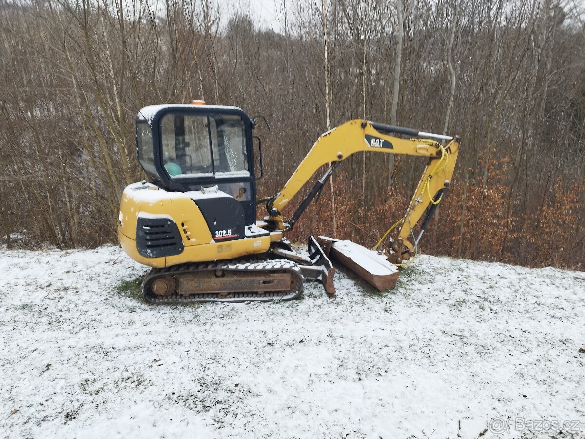 Prodám Caterpillar 302.5 - 4