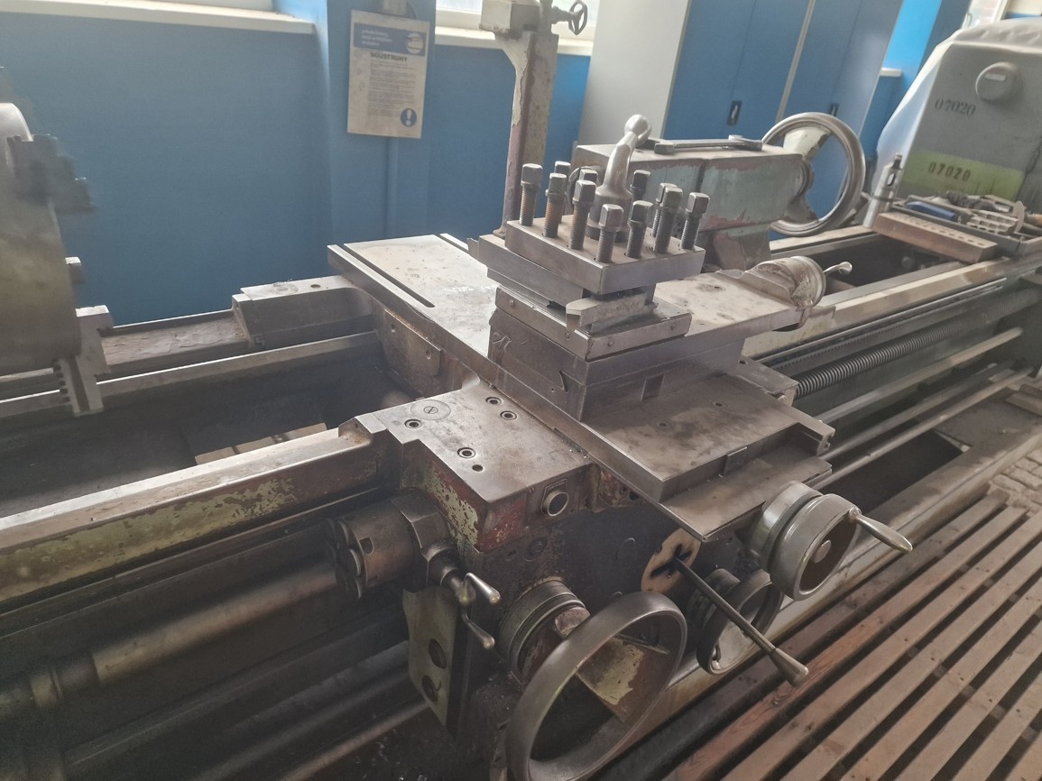 Hrotový soustruh SU 50A/2000 - 4