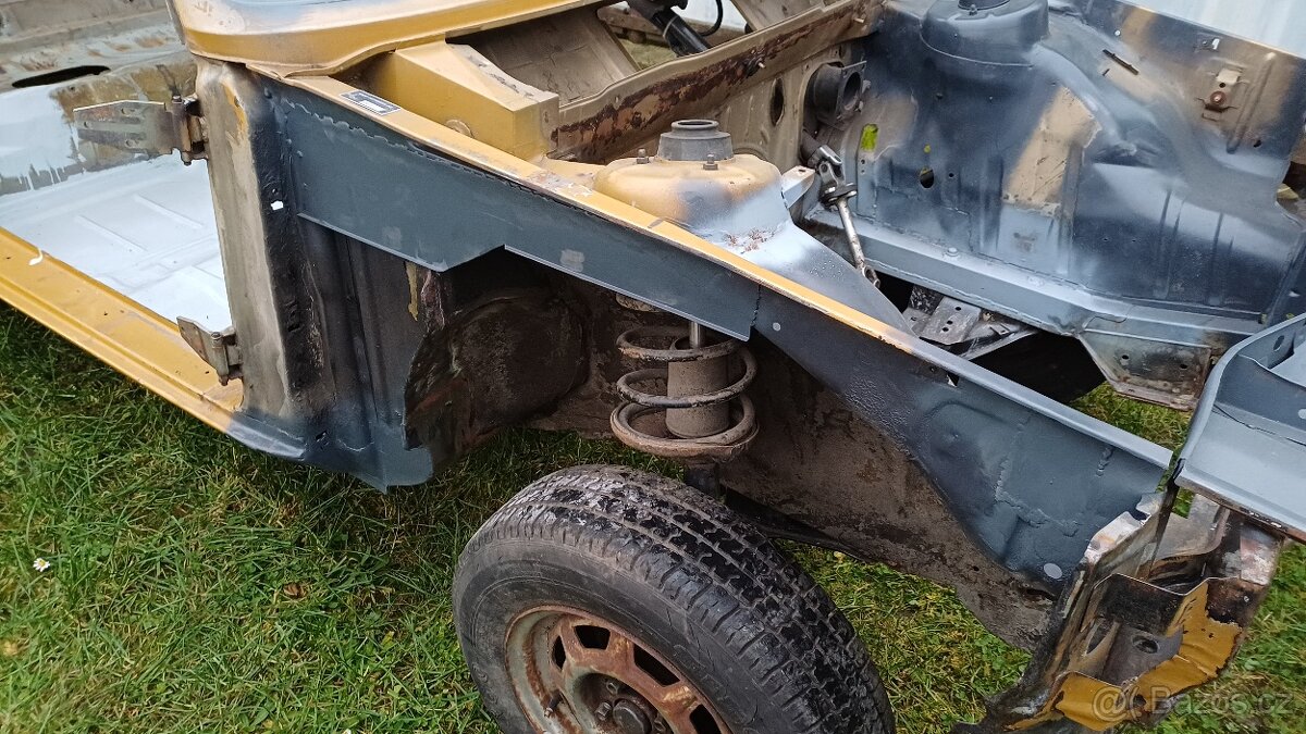 BMW e21 karoserie na kolech - 4