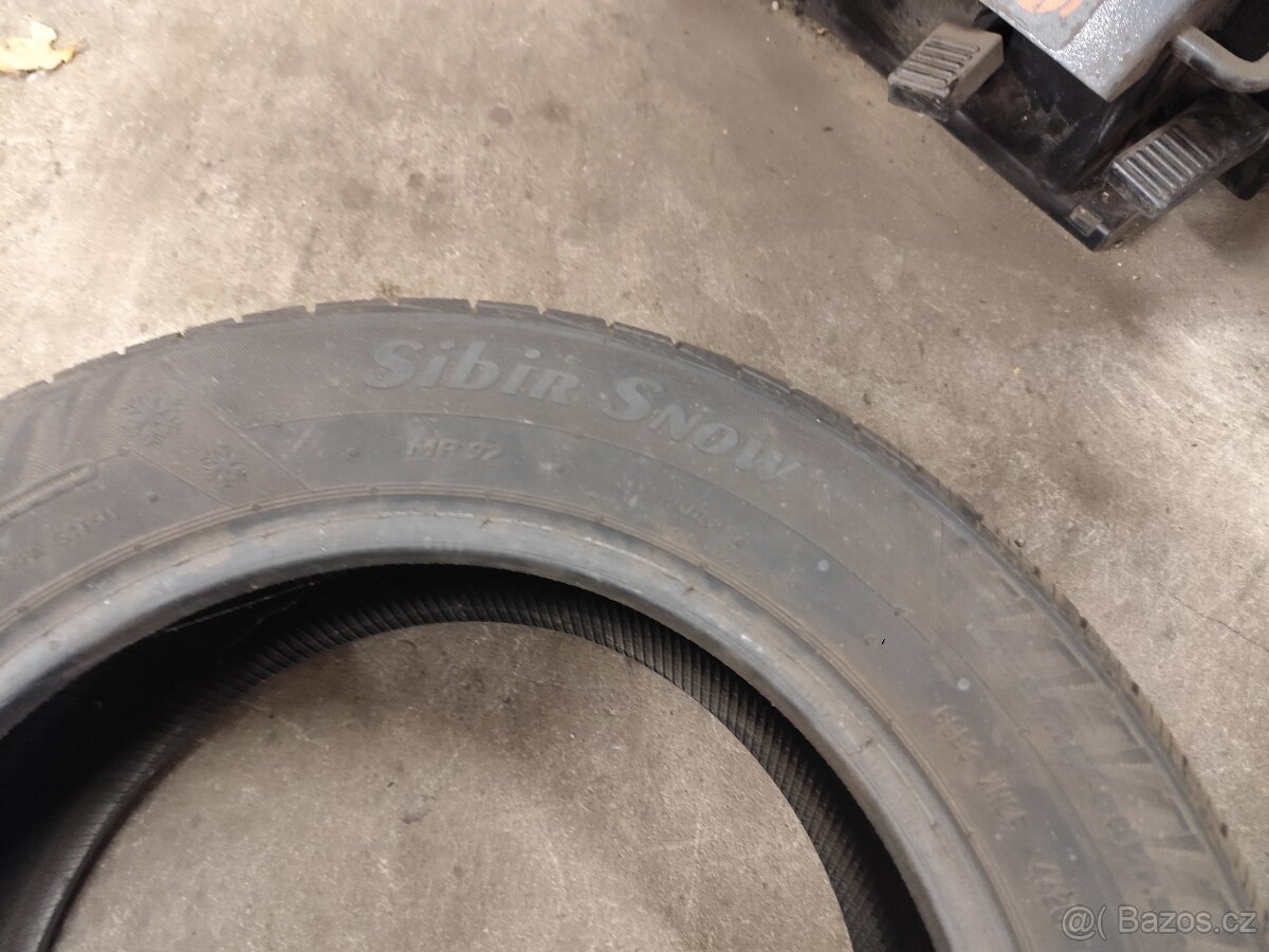 215/55R16 - 4