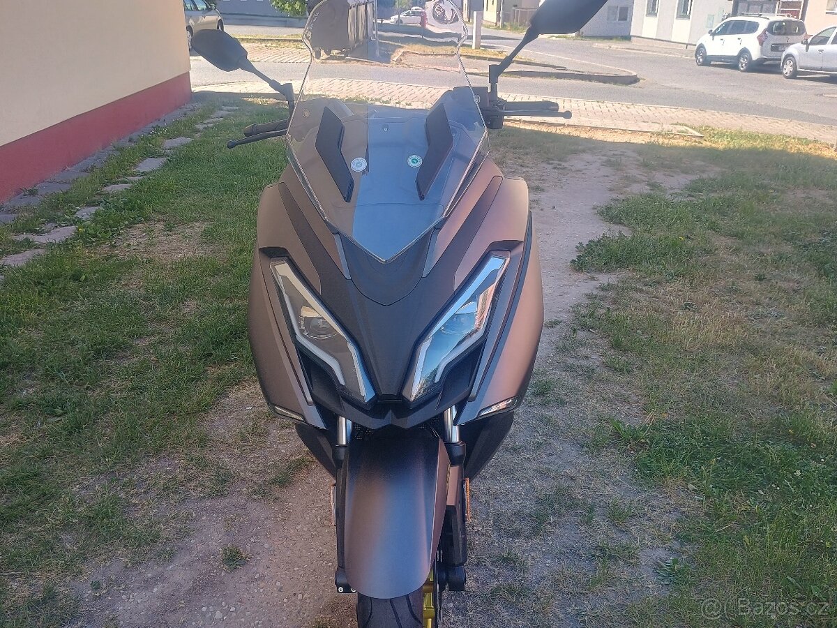 Maxon 300 - 4