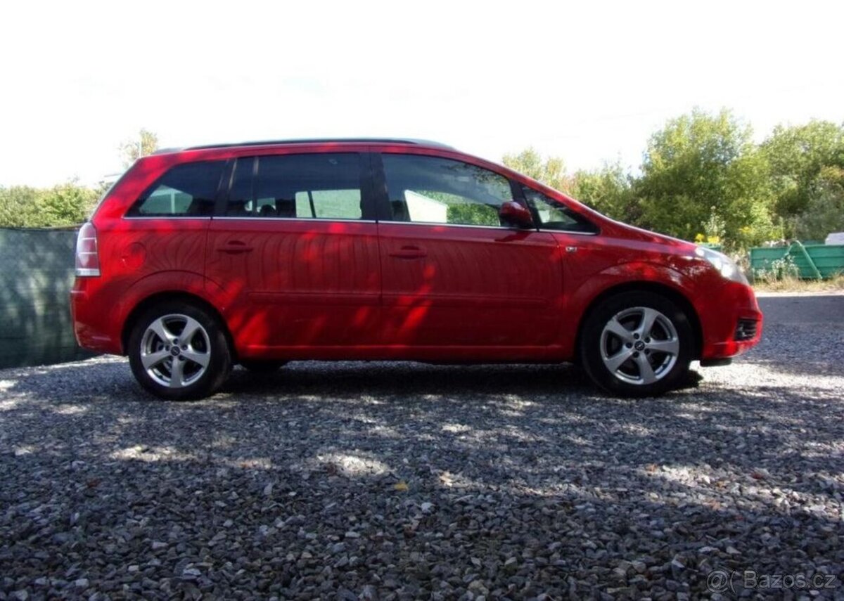 Opel Zafira 1.8i 103kW 7MÍST 185 000KM TOP benzín manuál - 4