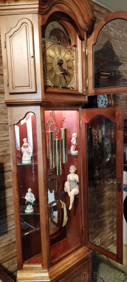 Nádherné luxusní hodiny s osvětlenou vitrínou. Měsíční fáze. - 4