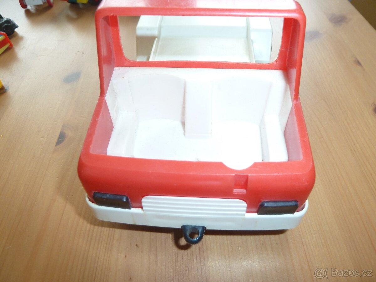 Retro hračky: autíčka Igra, mini motorka, benzinka - 4