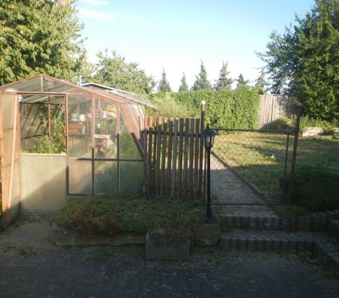 1/4 podíl na R.D. č.p. 43 a pozemcích, LV 190 v kat. úz. Pod - 4