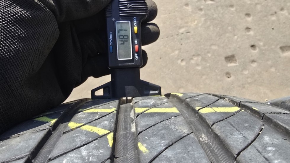 Letní pneu 235/45/18 Michelin - 4