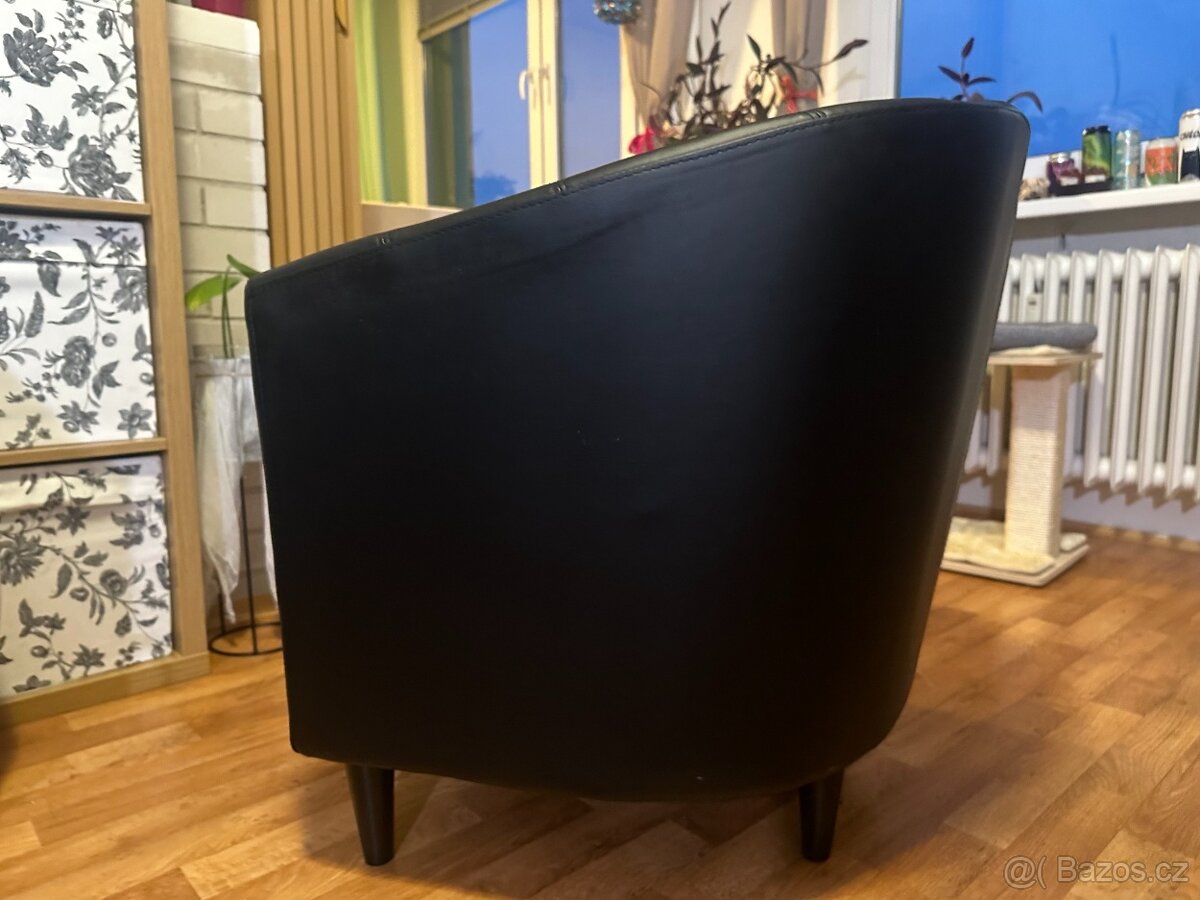Křeslo z černé ekokůže - 4