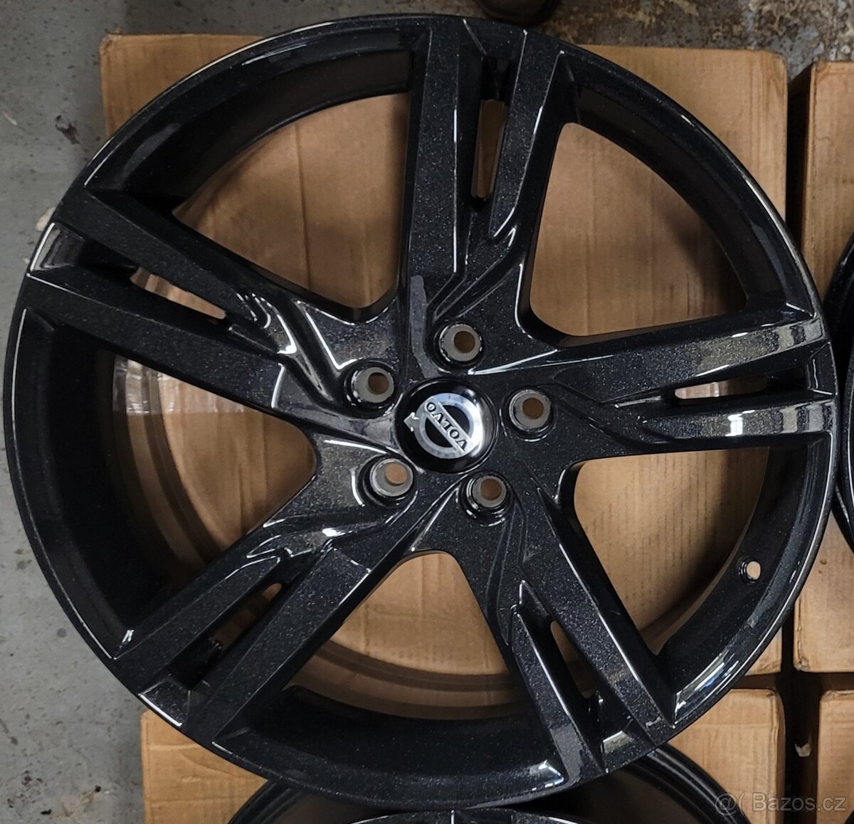 VOLVO XC60,alu 19',originál,černá perleť - 4