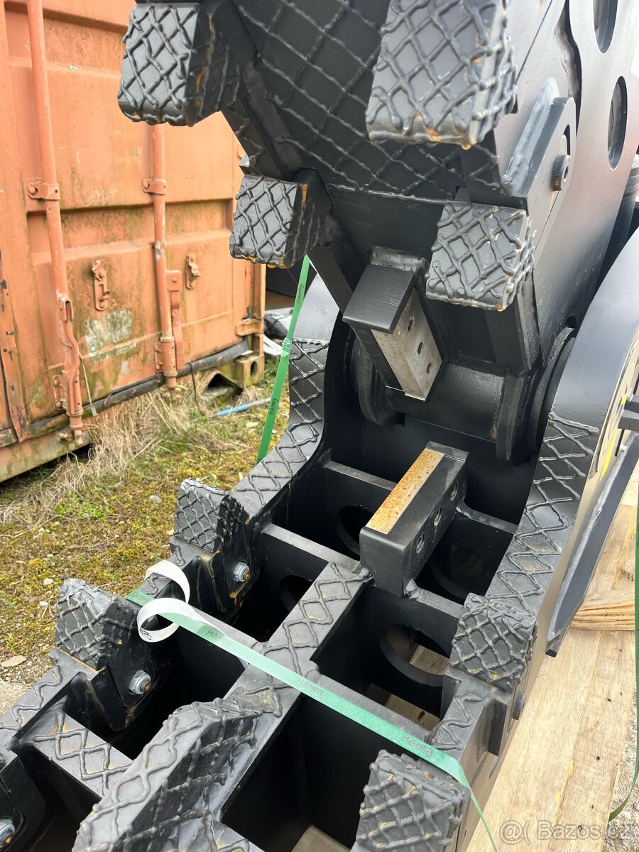 Demoliční nůžky na bagr 12-18t - 4