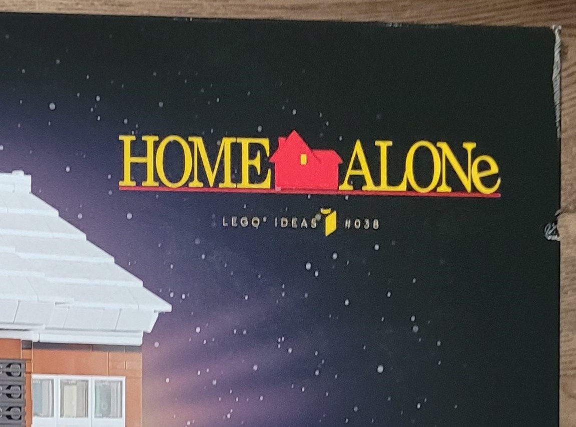 LEGO 21330 Sám doma - 4