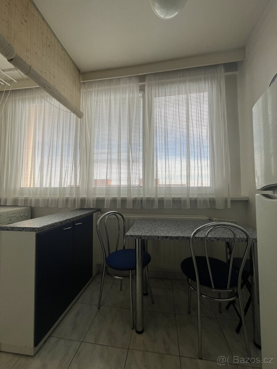 Pronájem bytu 3+1, Vietnamská, Poruba, 12600 Kč/měs, 63 m2 - 4