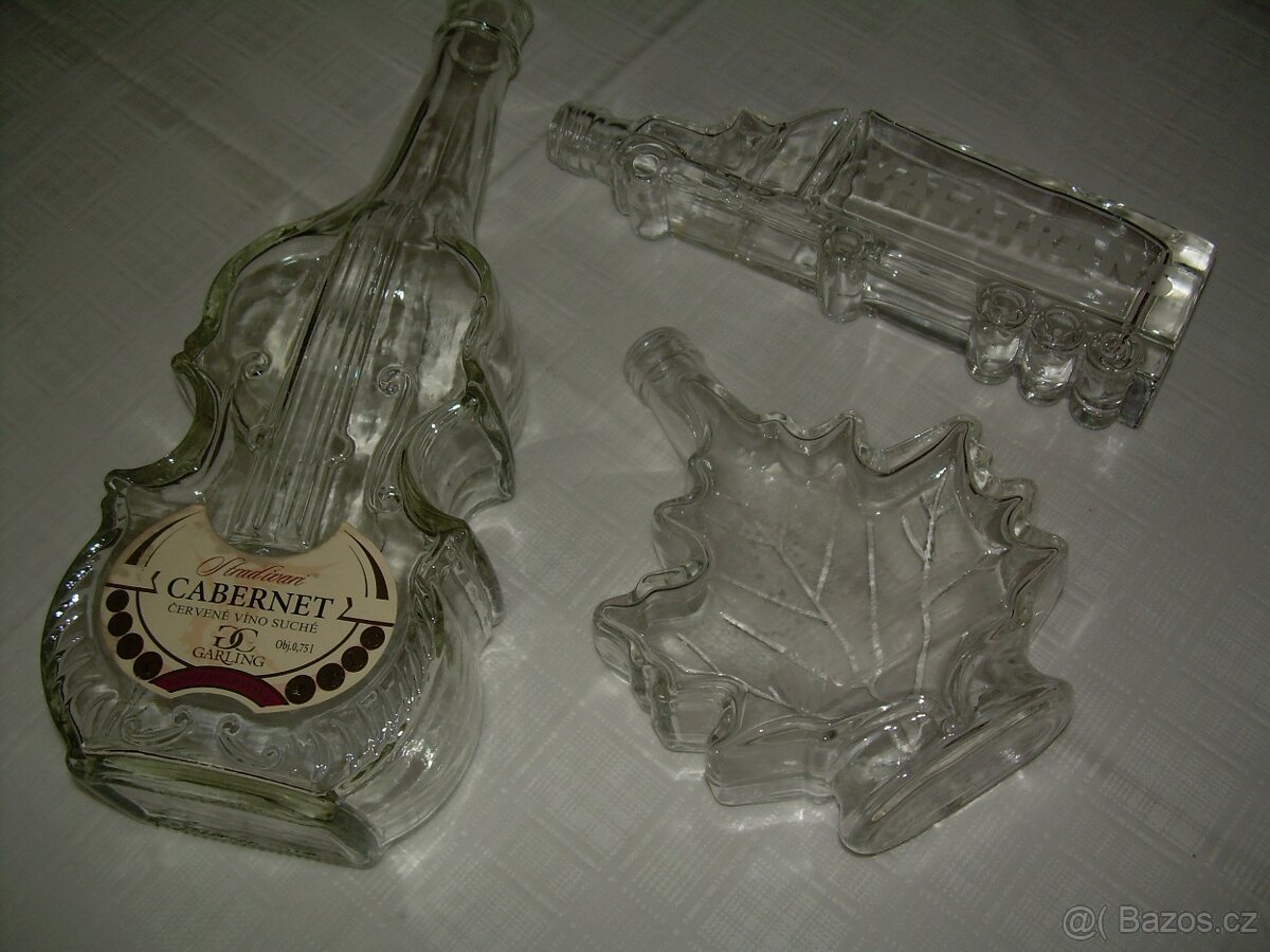 láhve 0,5l a 1lt s uzávěrem, plucky (placatky) 0,2l - 4