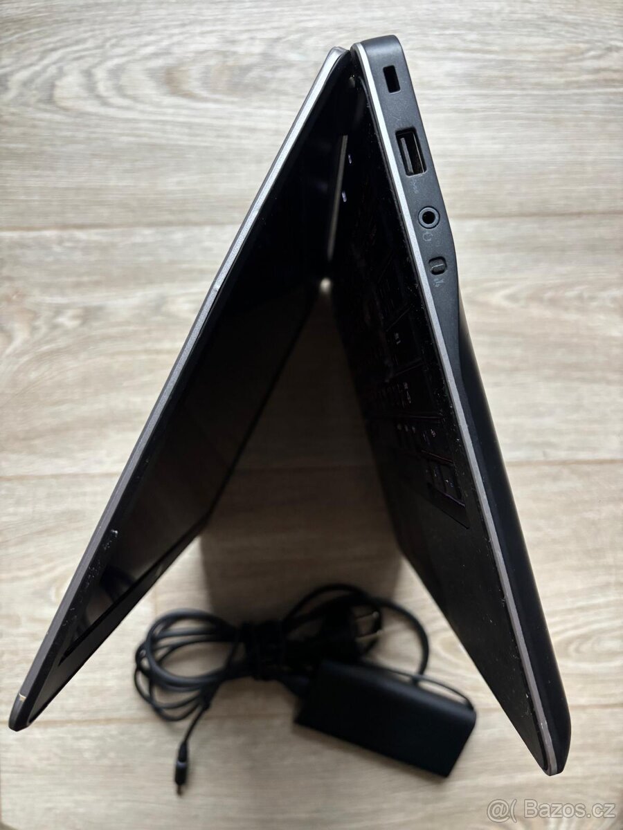 Manažerský notebook DELL (Intel i5) - 4