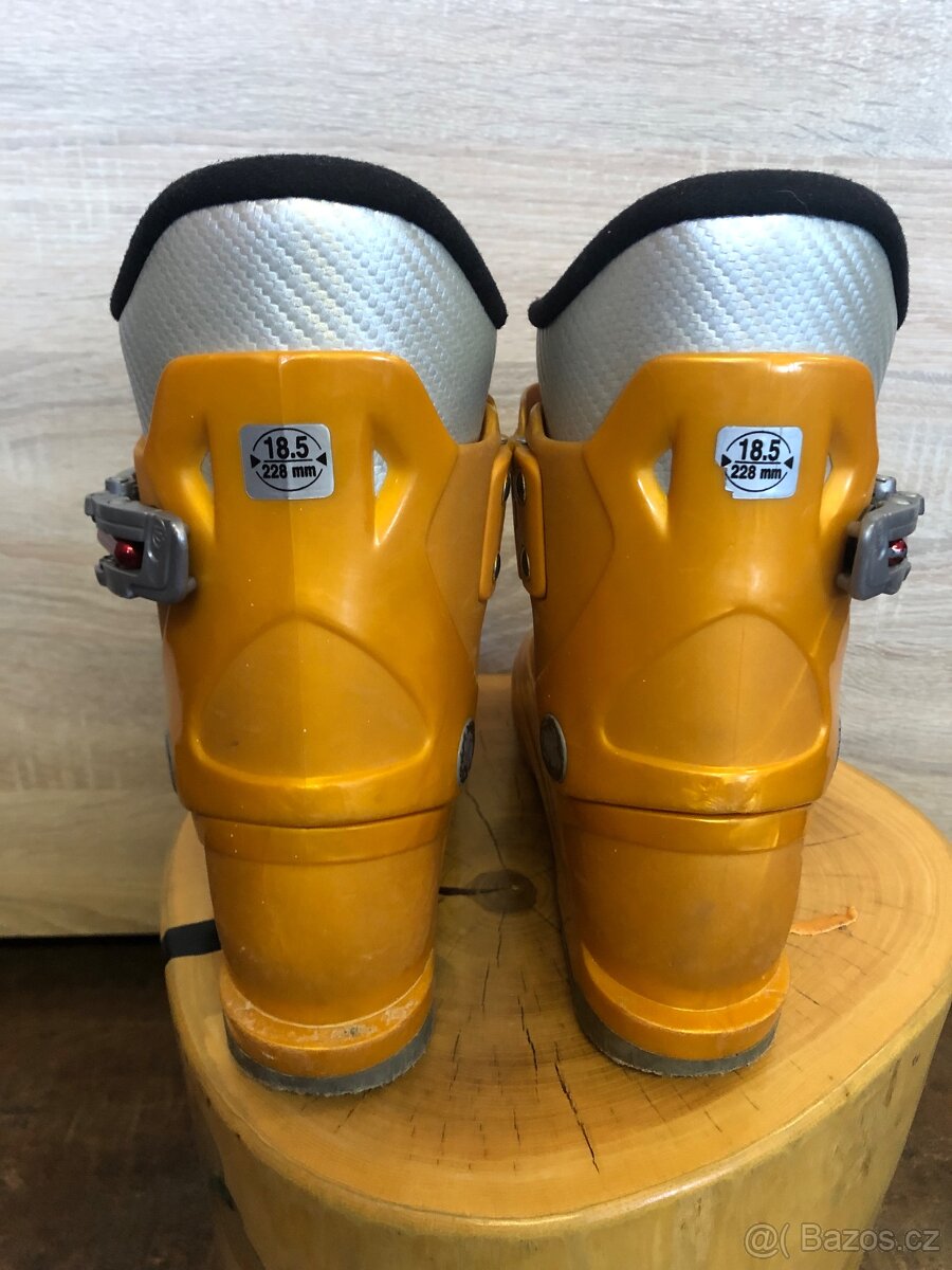 Lyže, lyžáky, hůlky - 4