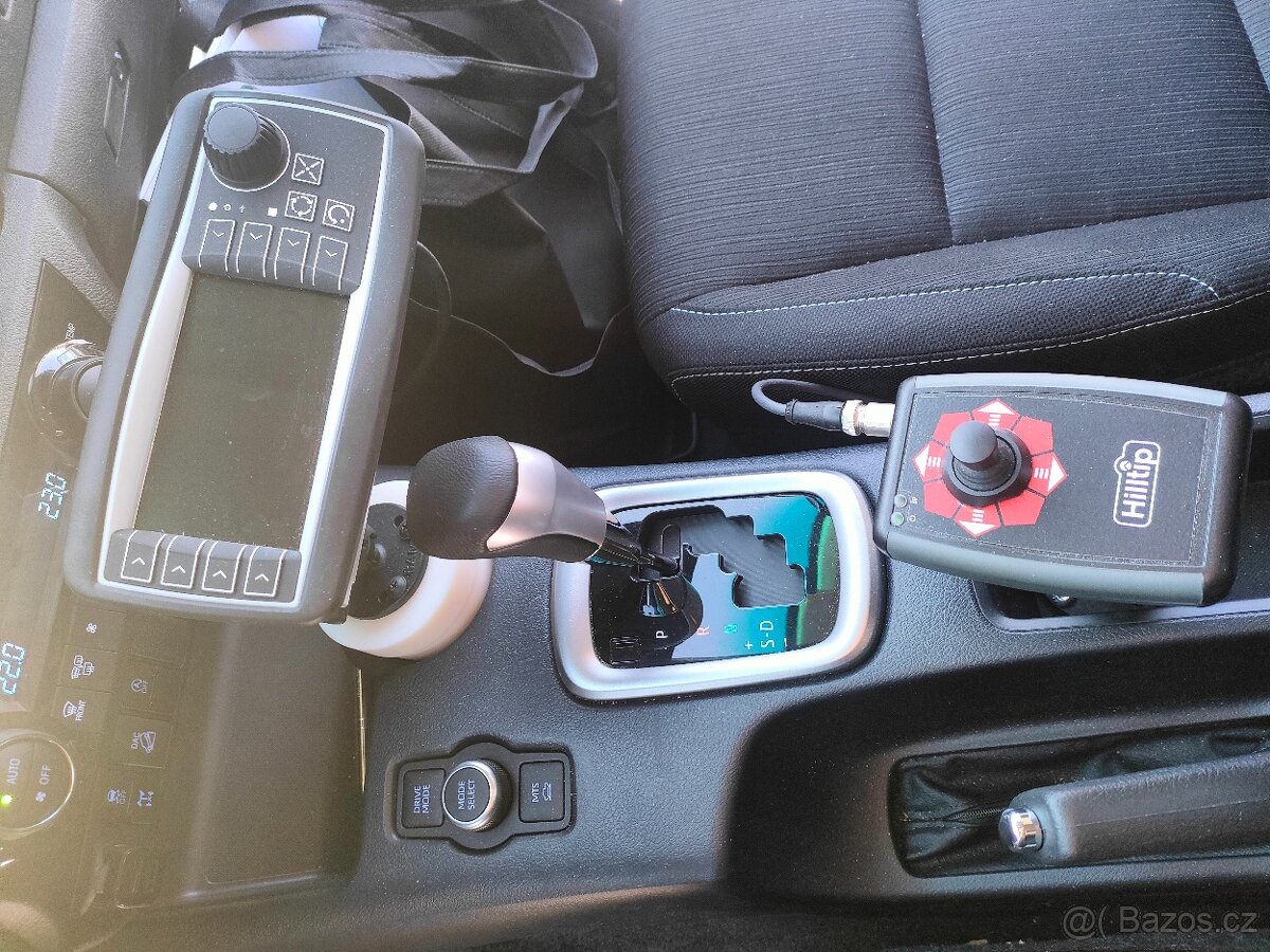 Toyota Hilux + radlice + sypač - 4