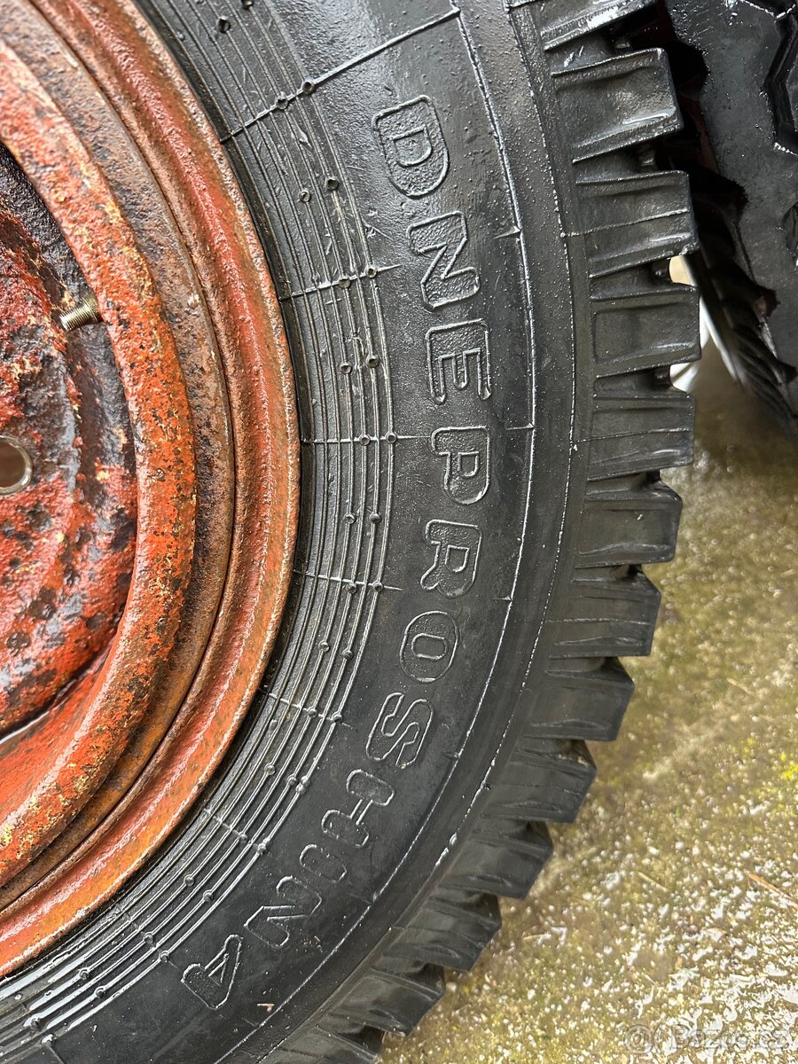 Pneu 8,25-15 DNEPROSHINA - 4