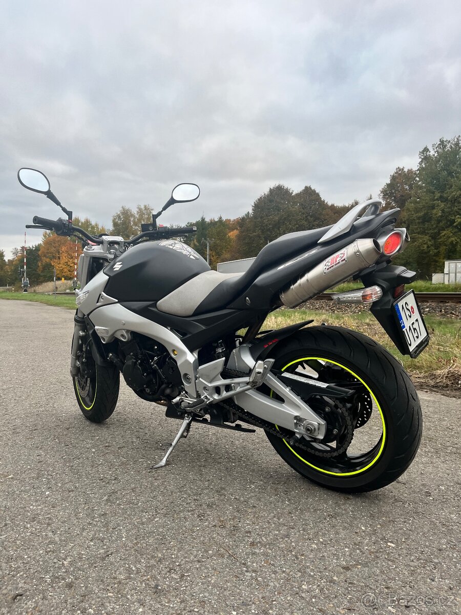 Suzuki gsr 600 - 4
