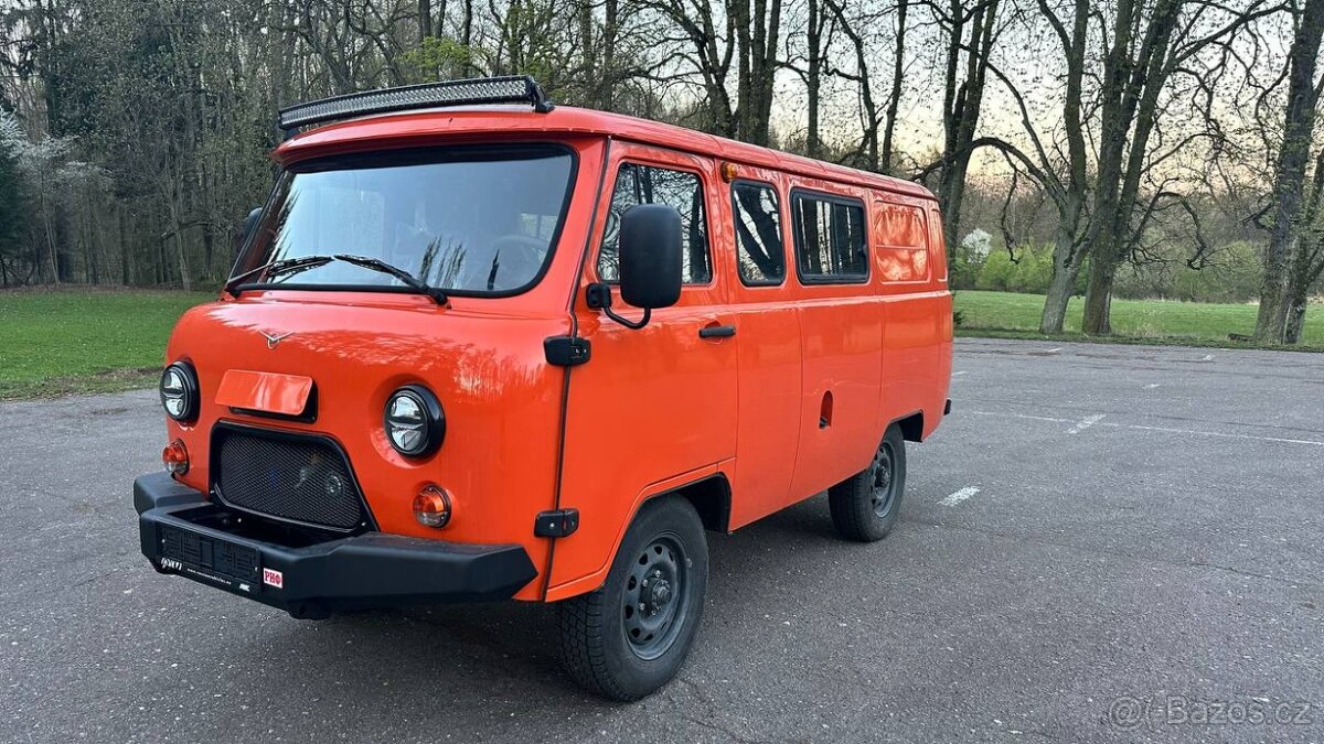 UAZ Buchanka 3909 - 4