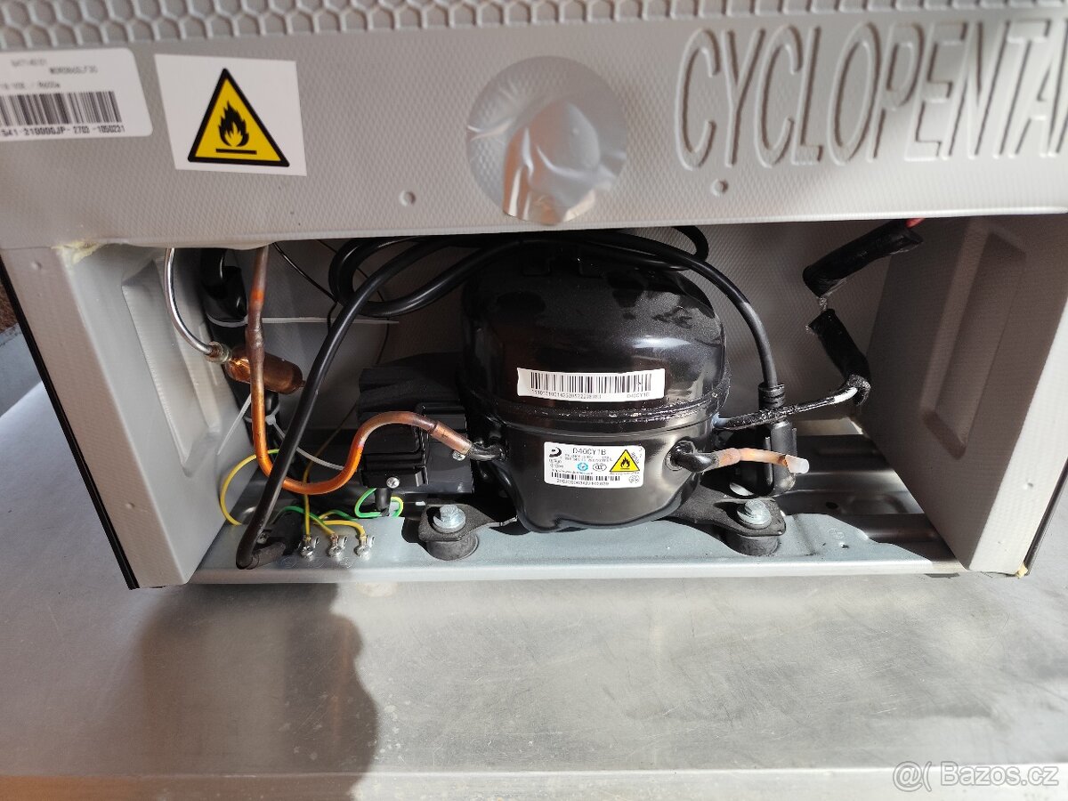 Prodám ledničku Midea MDRD86SLE30, 47 l, N-T, 41 dB, E, Čern - 4