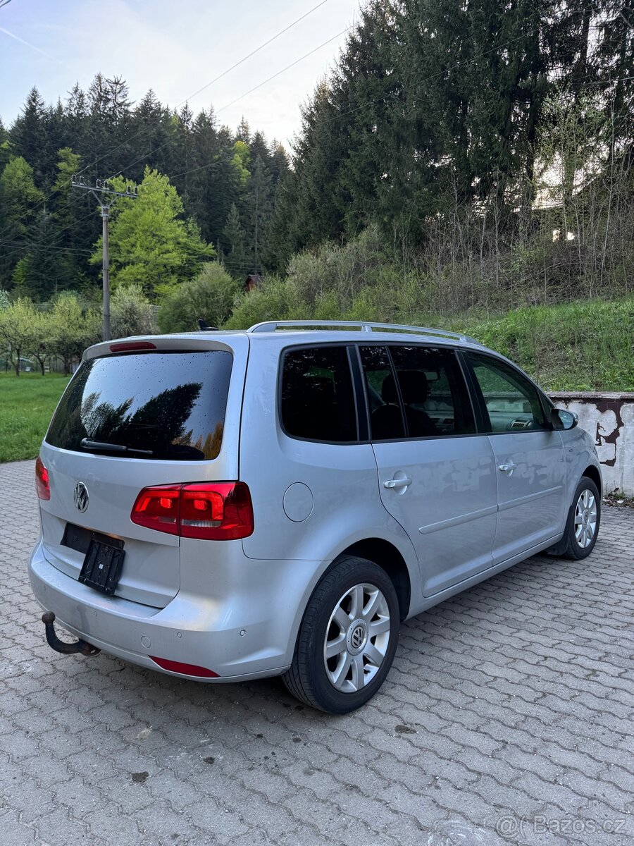 Volkswagen Touran 1.6 TDI 77kw Life, Light & Park Assist - 4