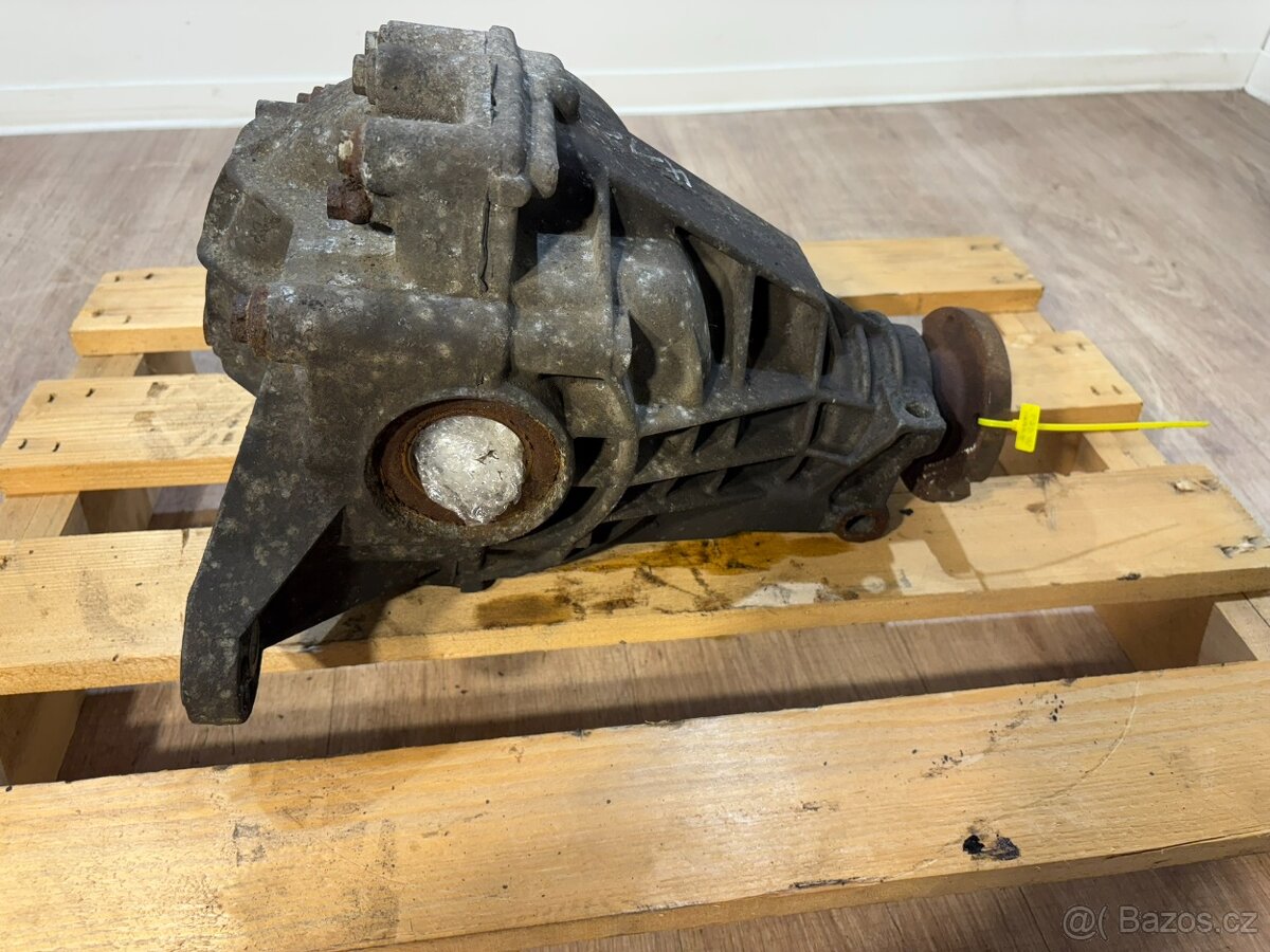 // Zadní Diferencial Mercedes ML163 2.7cdi // - 4