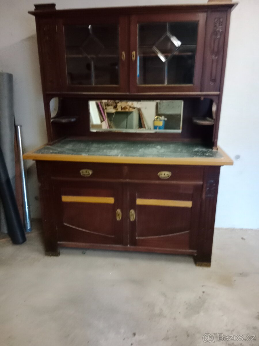 Starožitný nábytek - 4