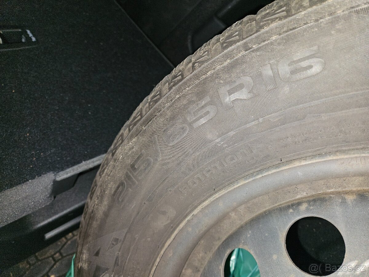Zimni pneu + plechove disky - 4