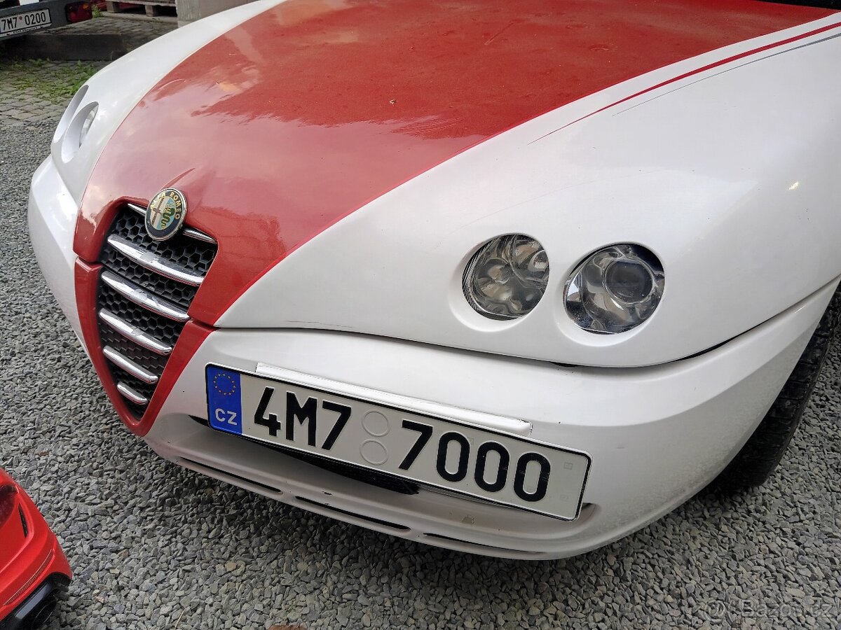 Prodám kabrio Alfa Romeo spider 2002 r.v - 4
