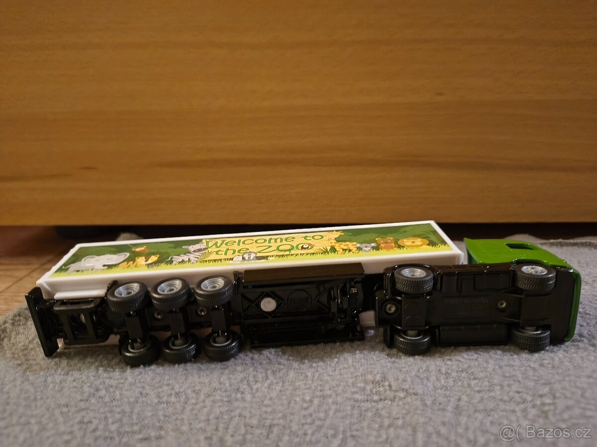 Siku 1627 Volvo FH16 - 4