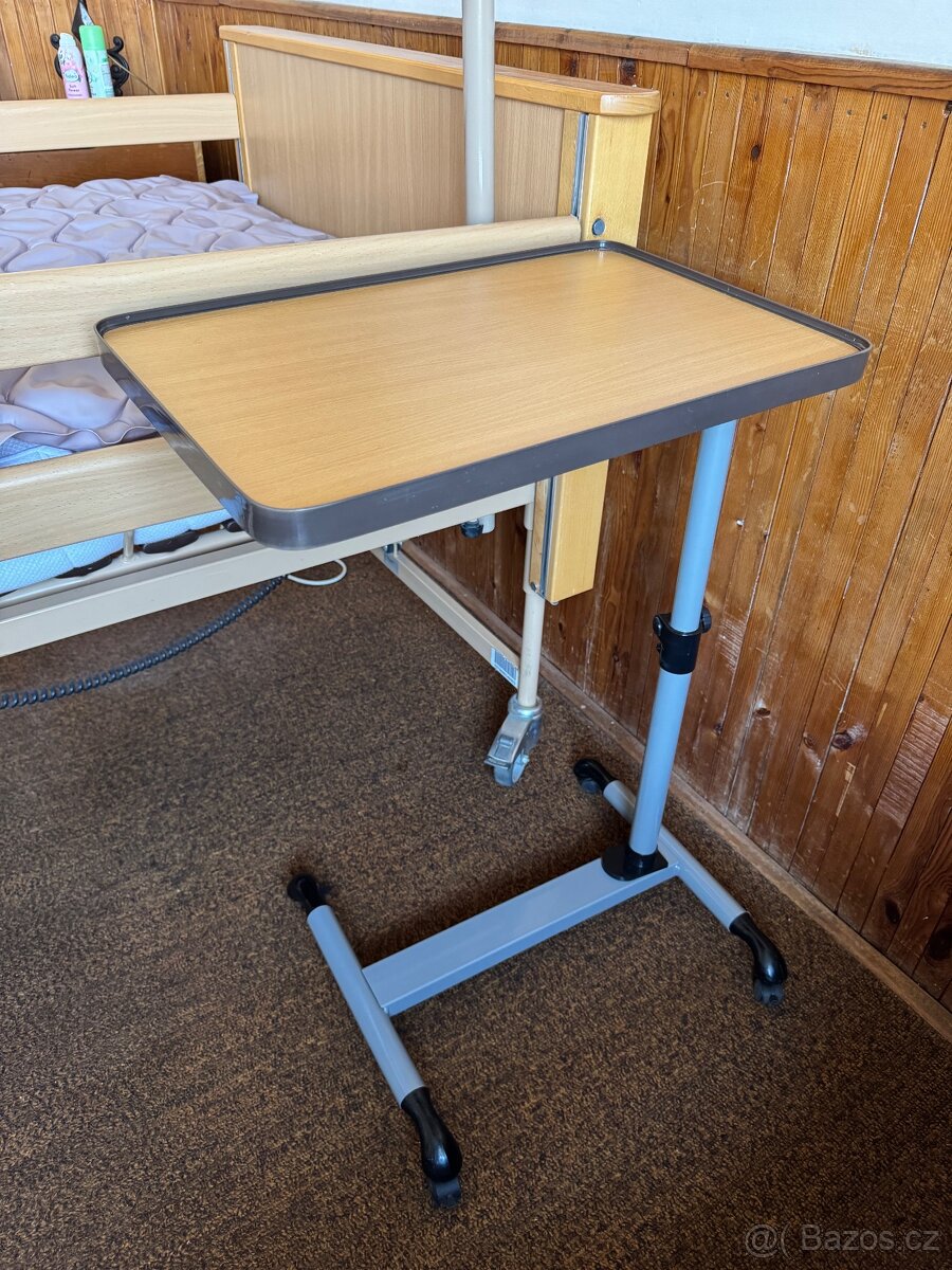 Zdravotnická polohovací postel, vozík, chodítko - 4