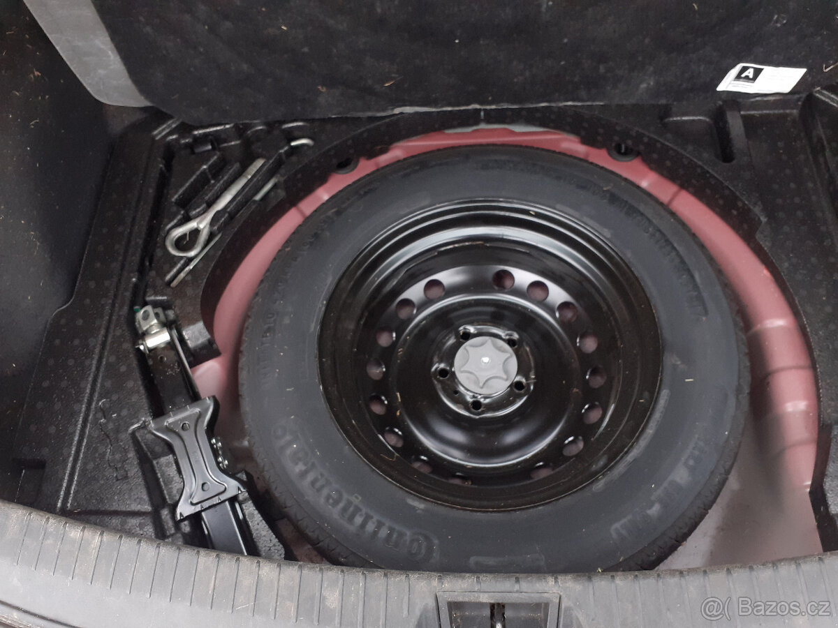 Nissan Qashqai 1.6i 86kW motor HR6 červený -ND - 4