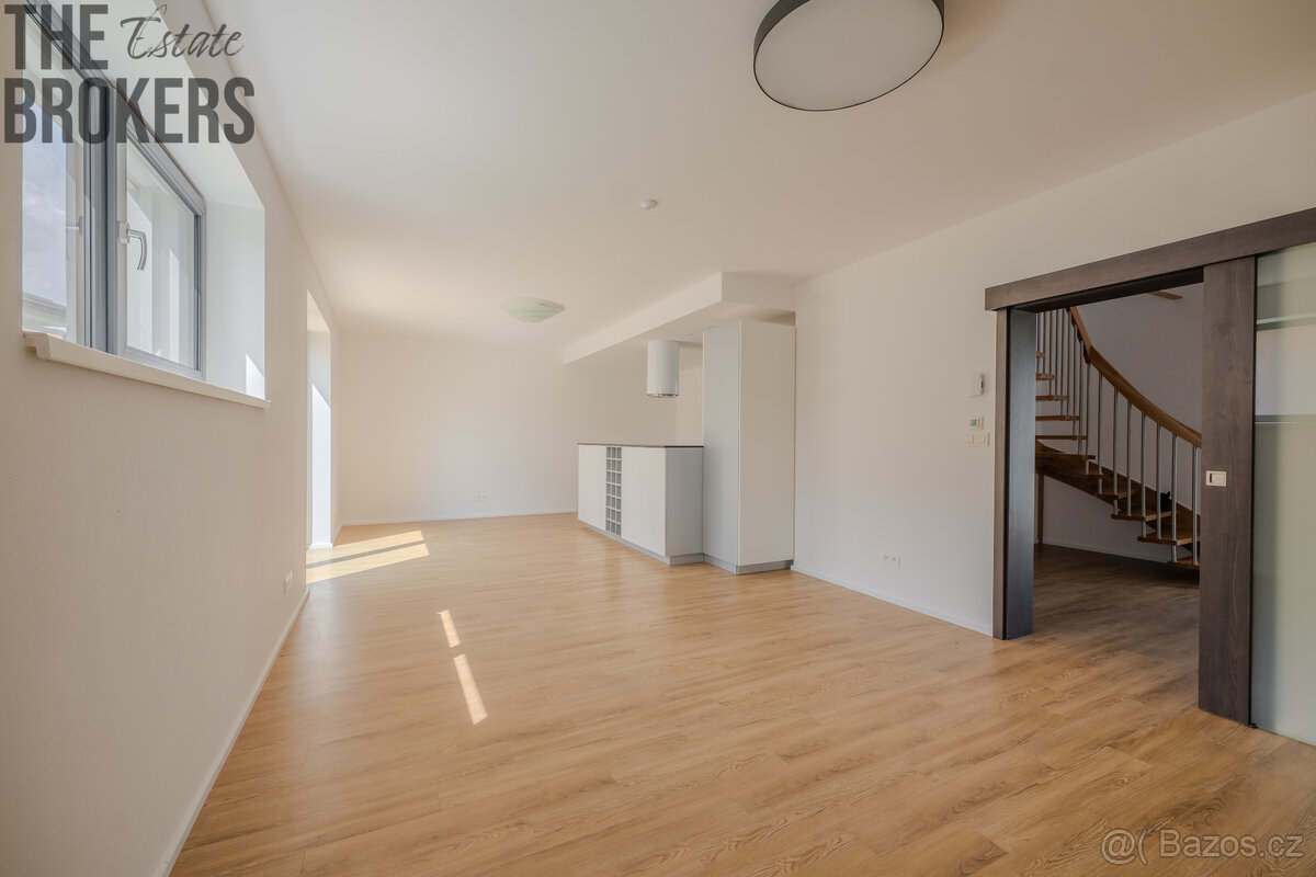 Prodej řadového rodinného domu 4+kk 126 m2, Mukařov, okres P - 4