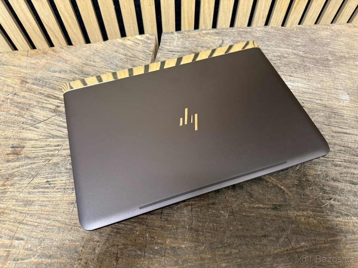 18) HP Spectre Pro 13 G1 - 13.3"FHD, i7-7500U, 8GB RAM, 512 - 4