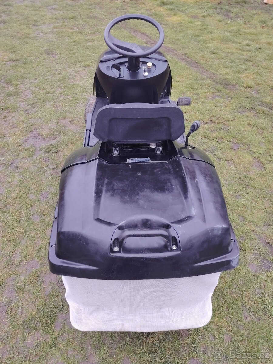 Prodám zahradní traktor - 4