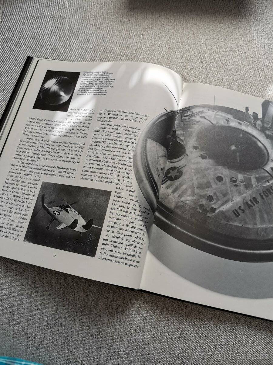 UFO - Janet P. Cave, Laura Foreman - 4