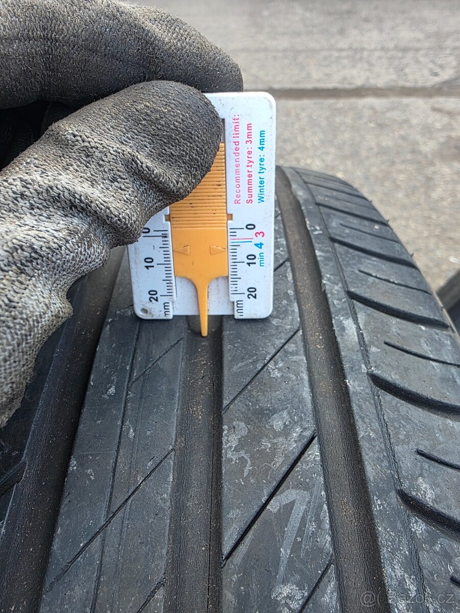 Prodám letní pneu Bridgestone 215/50/18 - 4