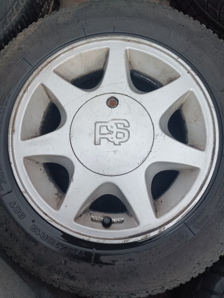 ALU kola veterán Ford rs motorsport 6jx13h2 et32