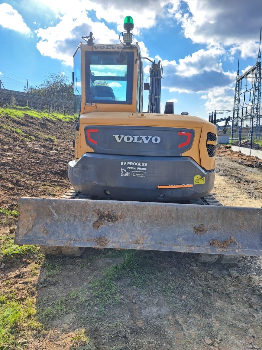 Pásové rypadlo Volvo ECR88D - 4