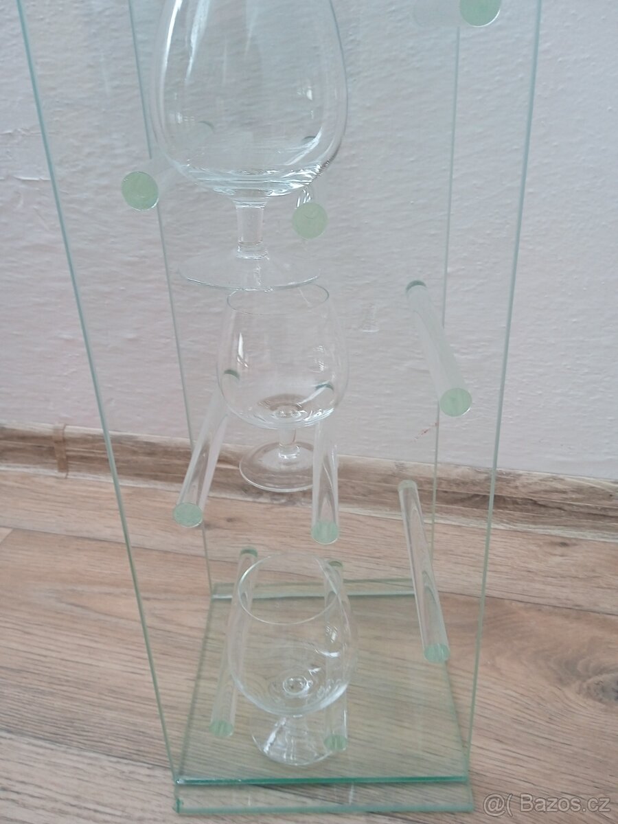 Skleněná vytrínka - 4