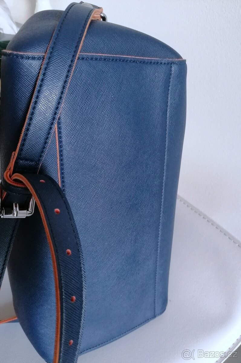 kabelka zn. Armani Jeans, jako nová - 4