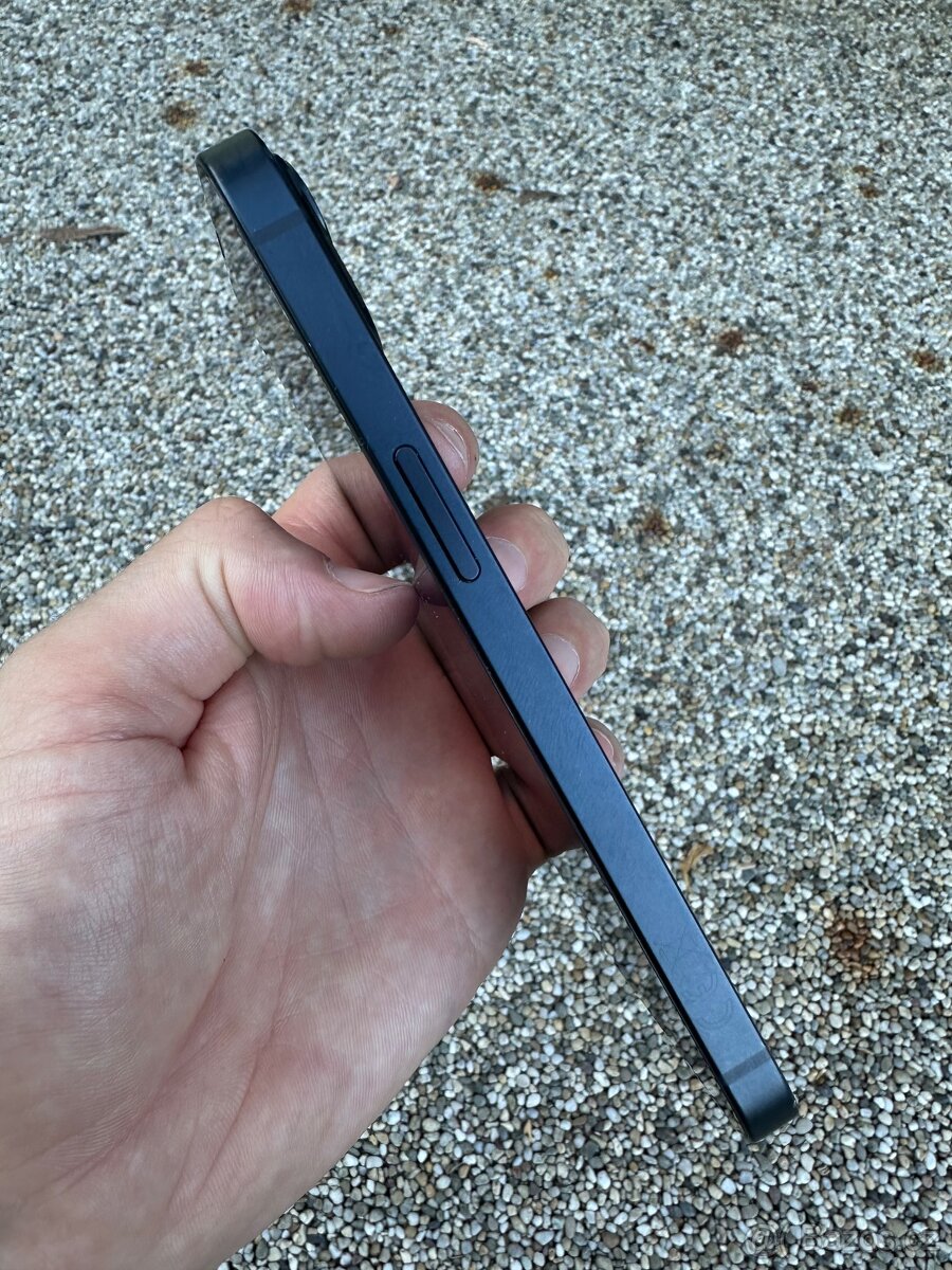 IPhone 13 - baterie 99% - 4