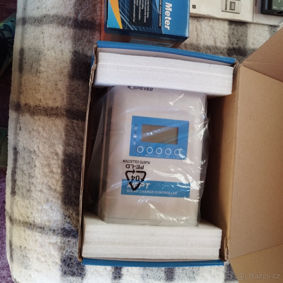 solární panely, měnič, regulátor. - 4