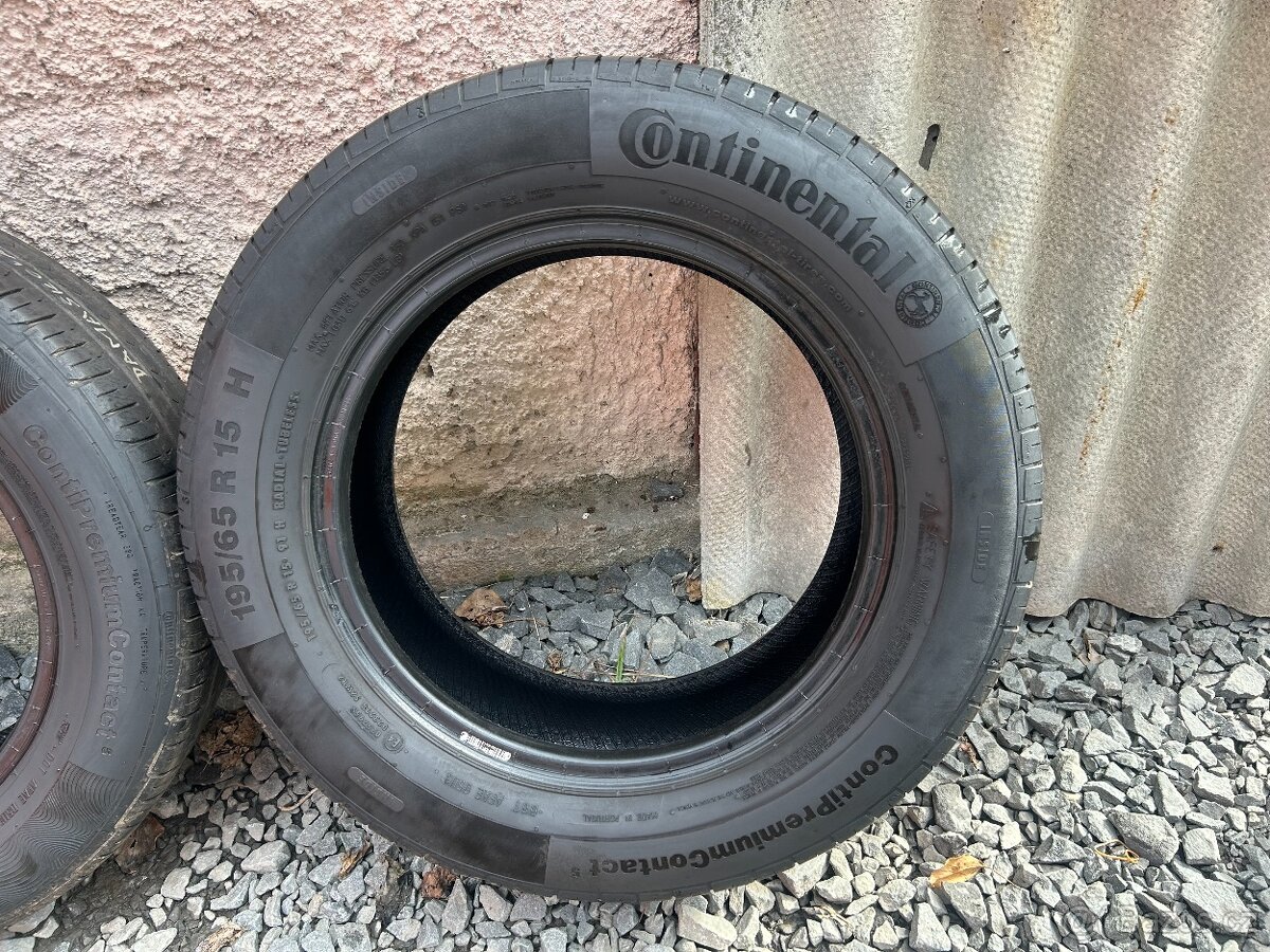 Přidám gumy 195/65/15. - 4