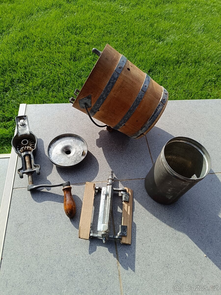 Starožitný výrobník zmrzliny - 4